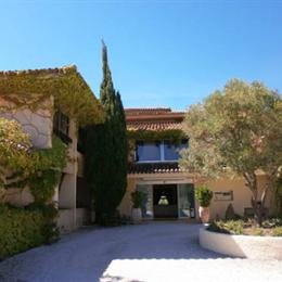83 Hotel Le Lavandou Compare Deals