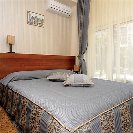 Hotel Cosmos