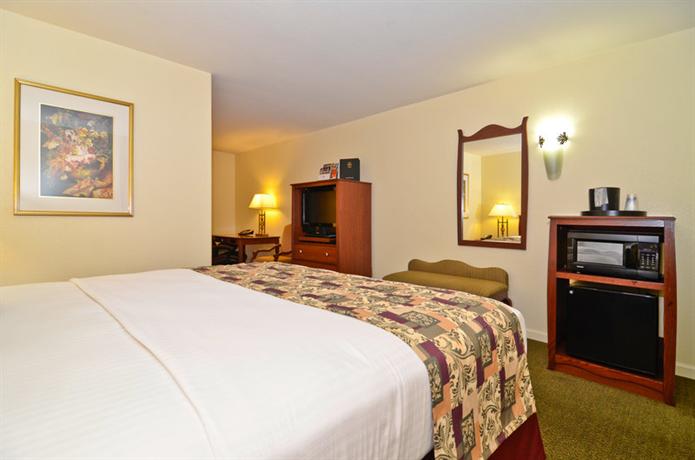 Best Western Cedar Inn & Suites Angels Camp