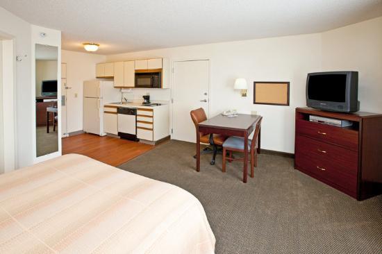 Hawthorn Suites By Wyndham Cincinnati Blue Ash Compare Deals