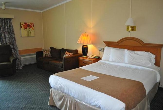 Classic Inn & Suites West Boylston