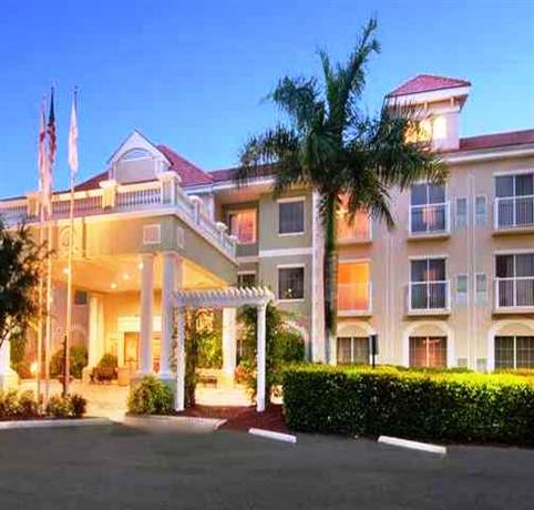 DoubleTree Suites by Hilton Naples