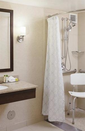 Doubletree By Hilton Hotel And Conference Center Chicago North
