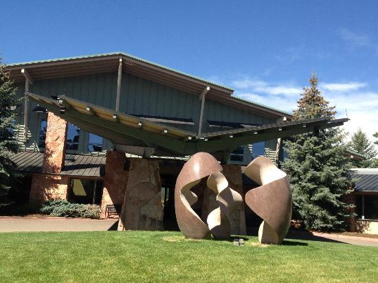 Garden of the Gods Resort & Club