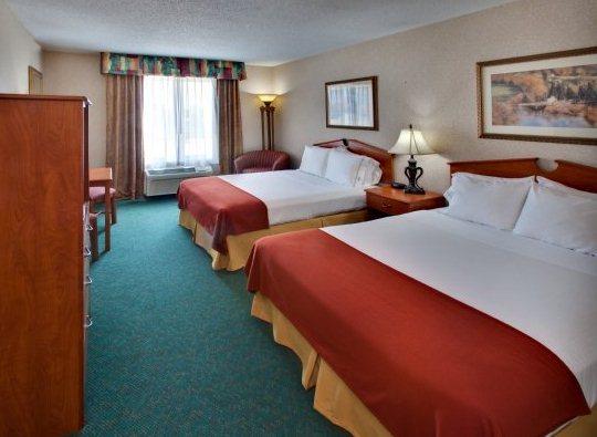 Holiday Inn Express Hotel & Suites Vermillion