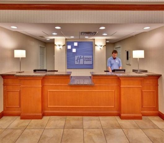 Holiday Inn Express Hotel & Suites Vermillion