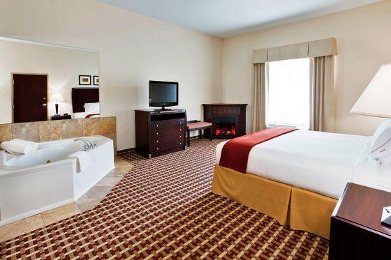 Holiday Inn Express Suites White Haven Poconos East Side