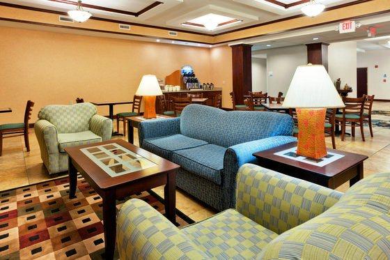 Holiday Inn Express Suites White Haven Poconos East Side