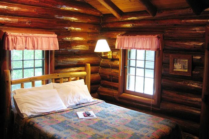 White Pines Resort Dixon Compare Deals