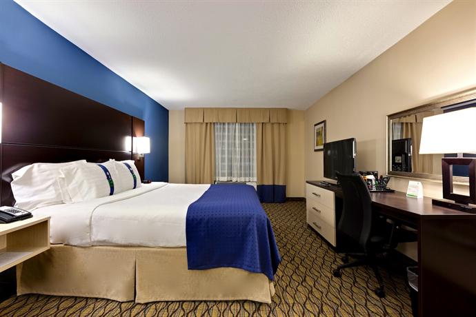 Holiday Inn Suites Atlanta Airport North Compare Deals