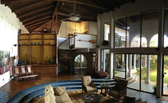 Blue Tile Beach House Paia Compare Deals About Blue Tile Beach House