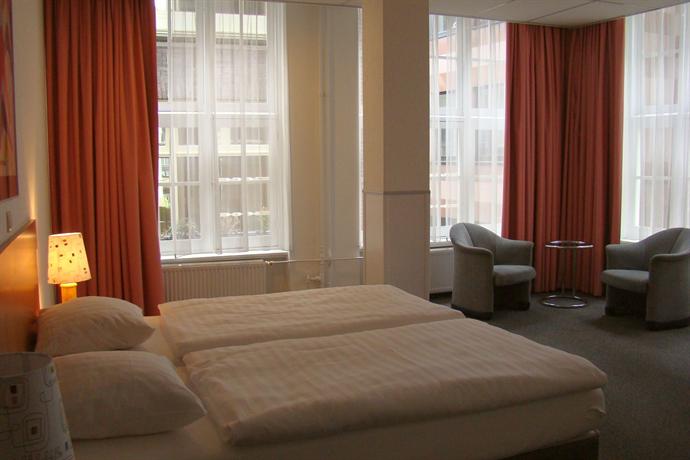 מלון רהו אמסטרדם צילום של הוטלס קומביינד - למטייל (22)