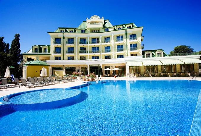Romance Hotel and Family Suites