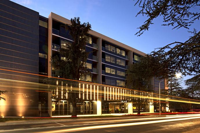 East Hotel Canberra Compare Deals