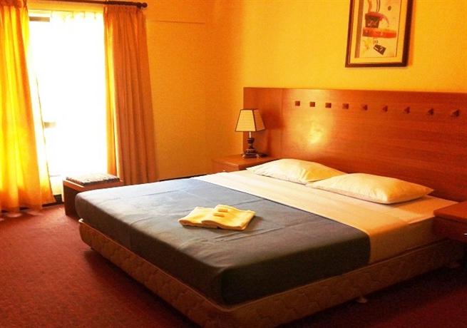 호텔 이스칸다르, Hotel Iskandar