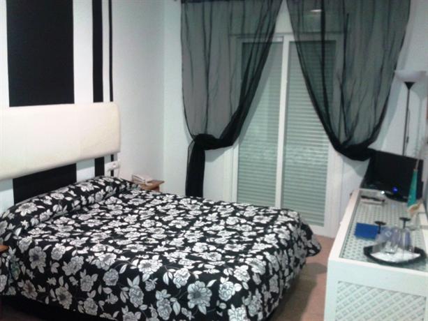 Hostal Alhaja Playa
