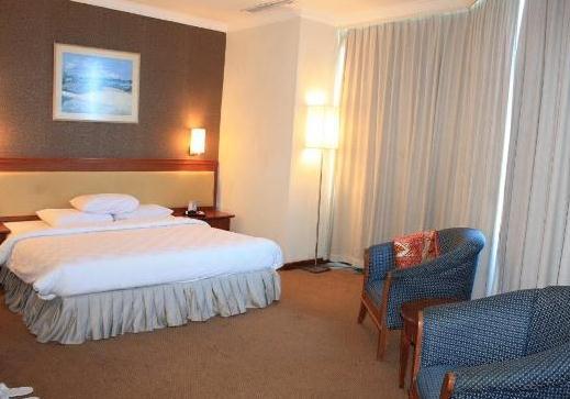 Quality Hotel Makassar - Compare Deals
