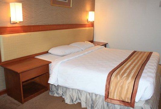 Quality Hotel Makassar - Compare Deals