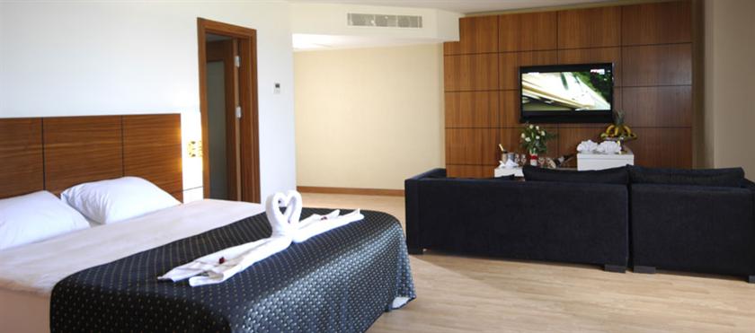 Sea World Resort & Spa Side