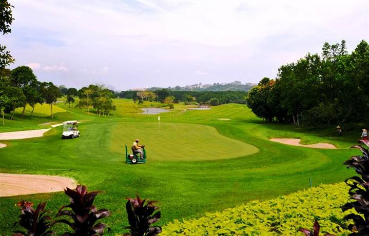 SouthLinks Country Club,Batam:Photos,Reviews,Deals