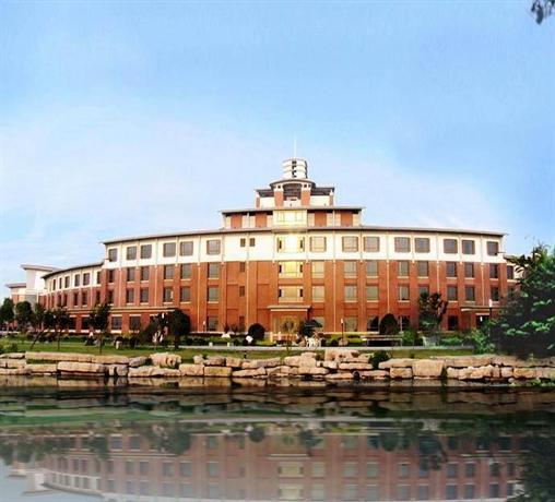 Discount [80% Off] Lakeview Business Hotel China