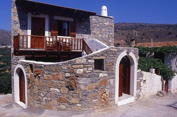 The Traditional Homes and Villas of Crete Elounda 