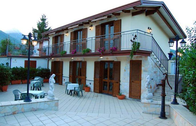 B&B דיוינה קוסטיארה
