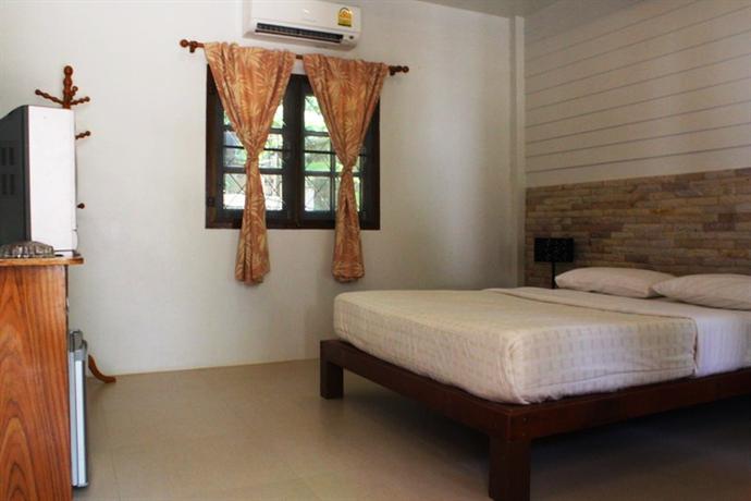 Toks Little Hut Ko Samet Compare Deals - 