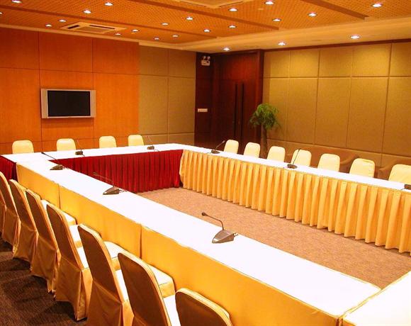 The Summit Hotel Dongqu Zhongshan Compare Deals - 