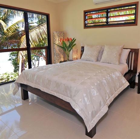 Pandanus Waterfront Apartments Port Vila