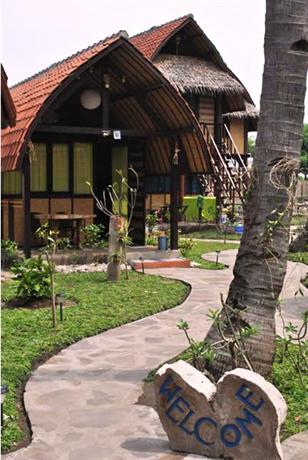 Little Woodstock Homestay Lombok Compare Deals - 