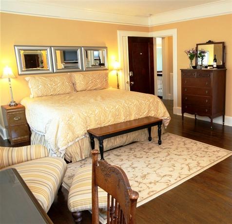 The Leonard at Logan House