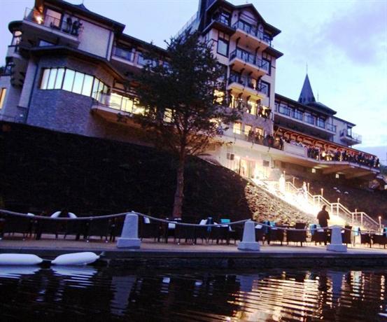 Retro Riverside Wellness Resort