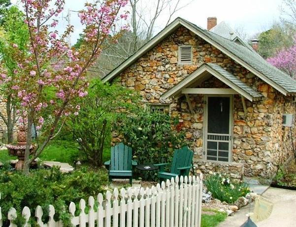 Rock Cottage Gardens B B Eureka Springs Compare Deals