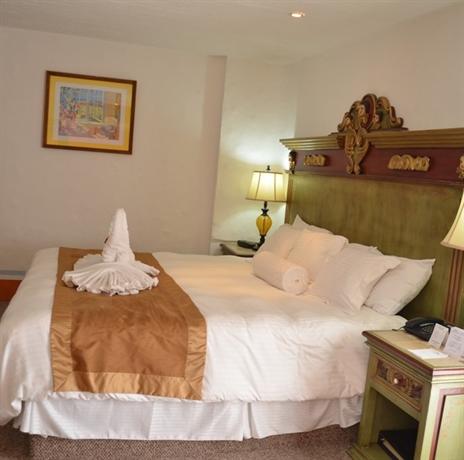 Howard Johnson by Wyndham Morelia Calle Real