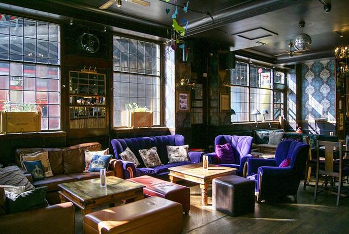 The Walrus Bar And Hostel London Compare Deals