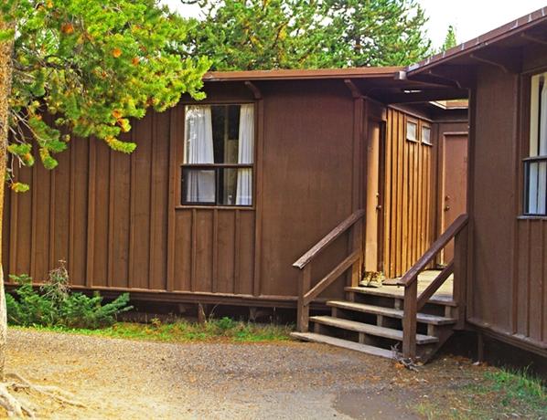 Canyon Lodge Cabins Inside The Park West Yellowstone Compare