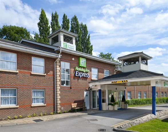 Holiday Inn Express Leeds - East