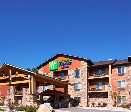 Holiday Inn Express & Suites Custer
