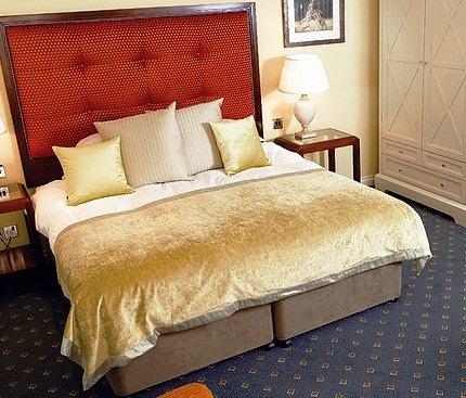 Noel Arms - A Bespoke Hotel