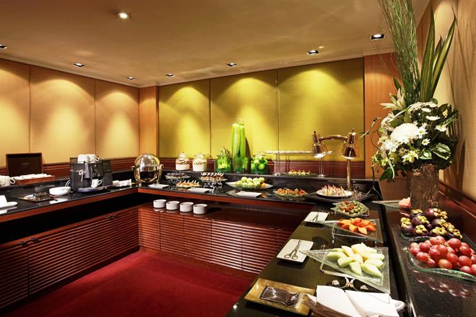 Holiday Inn Silom Bangkok - Compare Deals