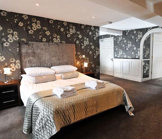 The Bell Hotel Charlbury Compare Deals