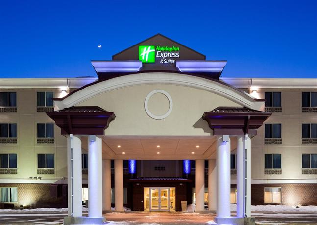 Holiday Inn Express & Suites Grand Forks