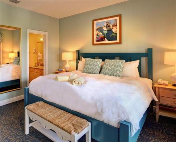 Parrot Key Hotel & Villas