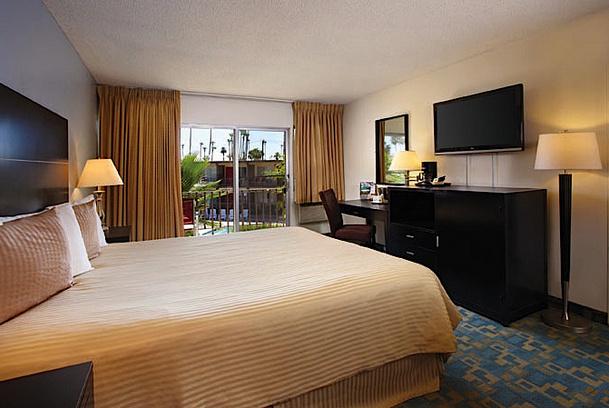 Travelodge Hotel Palm Springs