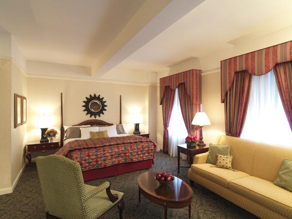 Amway Grand Plaza, Curio Collection by Hilton