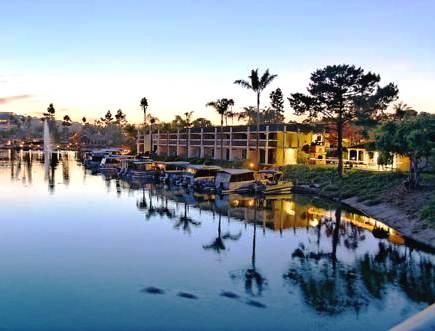 Lakehouse Hotel And Resort