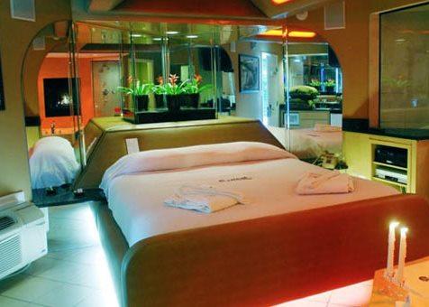 Essence Suites Orland Park Compare Deals