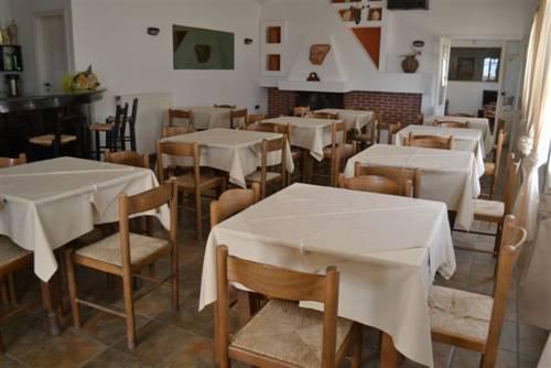 Ostria Hotel Ydrousa