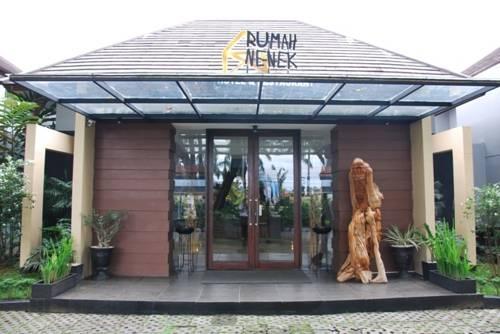 Rumah Nenek Hotel, Padang - Compare Deals